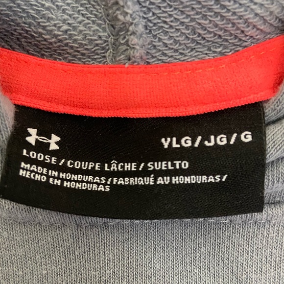 **SOLD** Boys Under Armour Short Sleeve - Picture 4 of 4